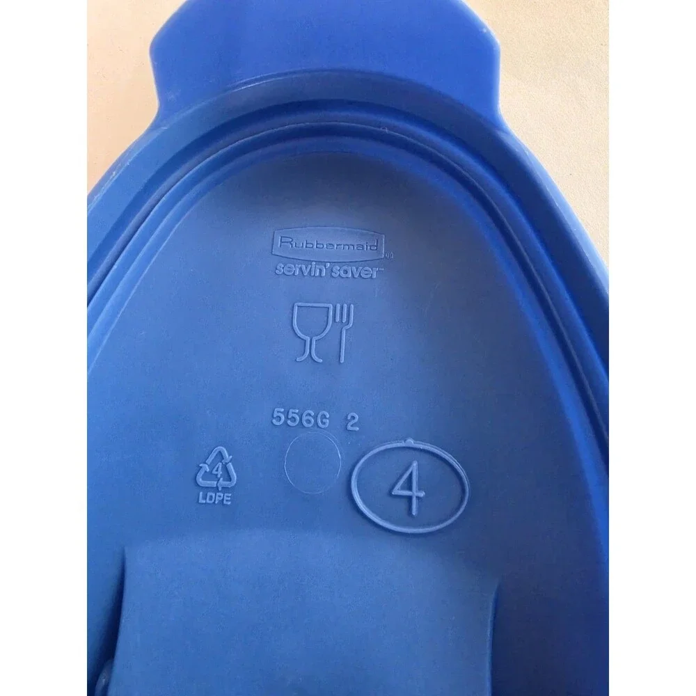 VTG Rubbermaid Servin Saver #4 Cereal Storage/ Pitcher 3.5 Qt Blue w/Lid